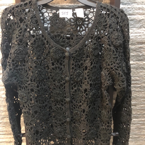 Women’s Knitted Lace Design Sweater - Picture 4 of 9